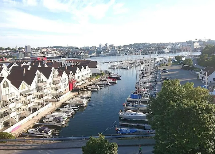 Apartment By The Sea *